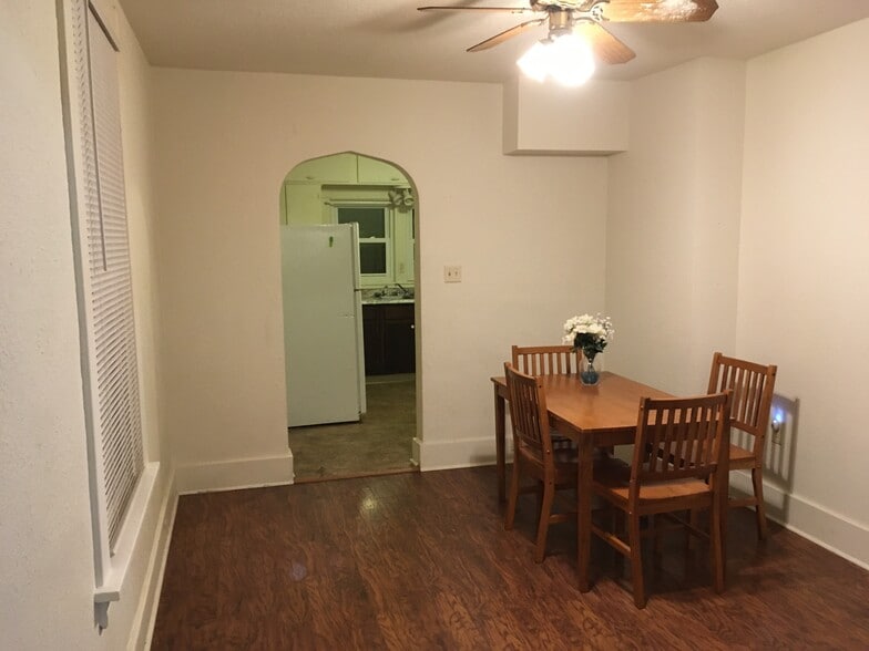 Dining room - 419 Houston St