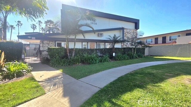 Building Photo - 1810 W Sallie Ln