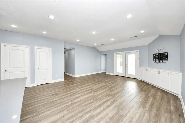 Building Photo - 333 Mammoth Springs Ln