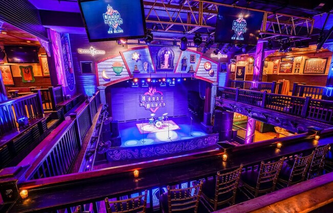 Building Photo - 822 Perdido St