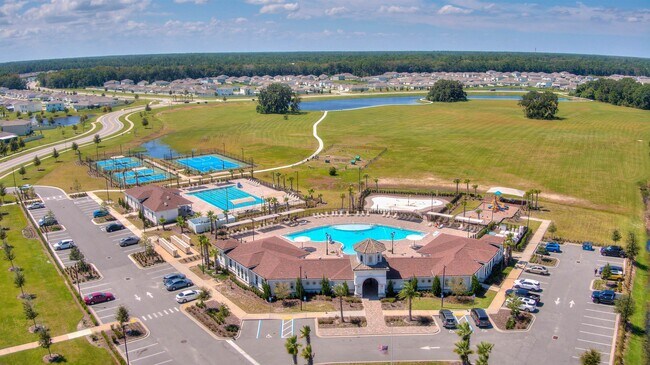 Building Photo - 130 Huesca Ct