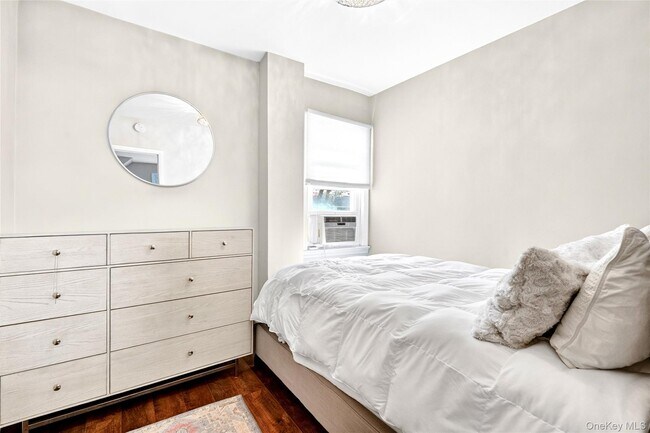 Building Photo - 109 Broadway