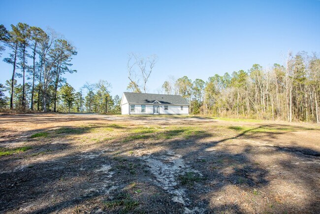 Building Photo - 823 Meridian Rd