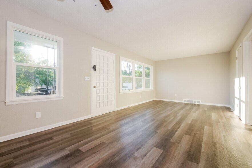 Building Photo - 3314 Kensington Ave