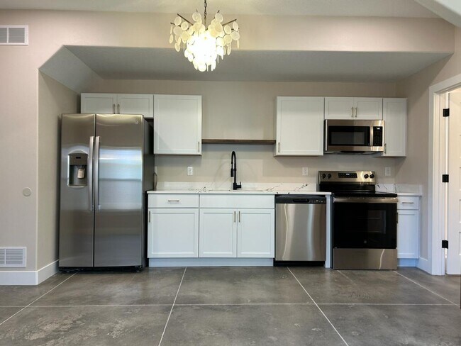 Primary Photo - 940 M St SW