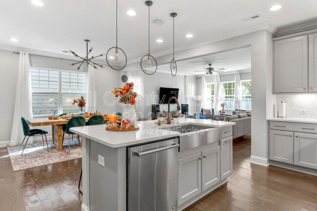 Building Photo - 504 Flip Trail