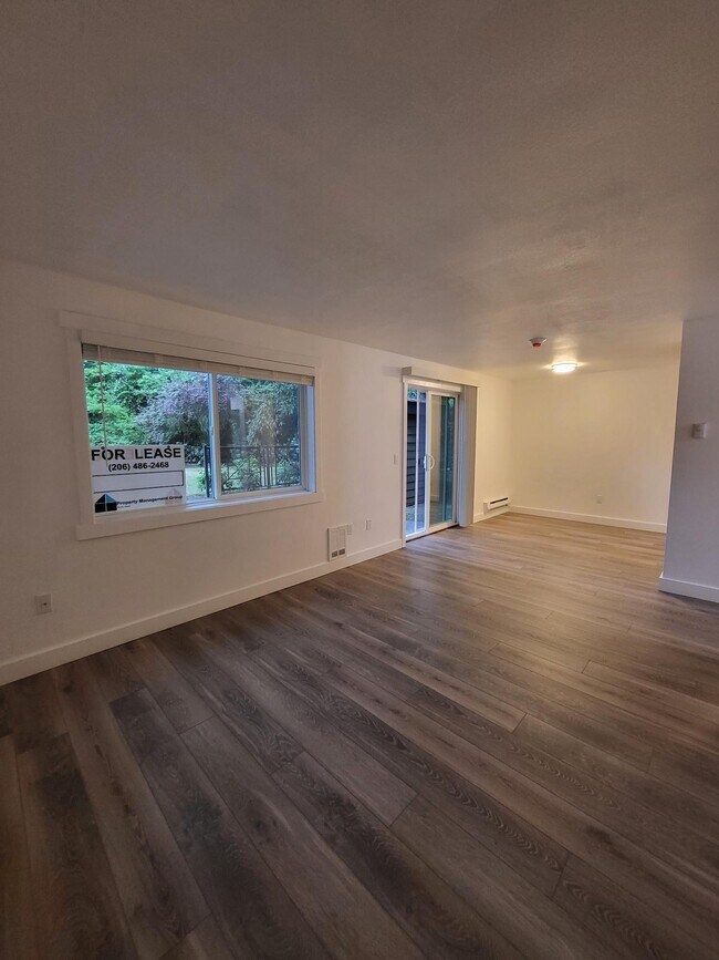 Building Photo - 15819 NE Leary Way
