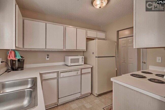 Building Photo - 104 Clouser Dr