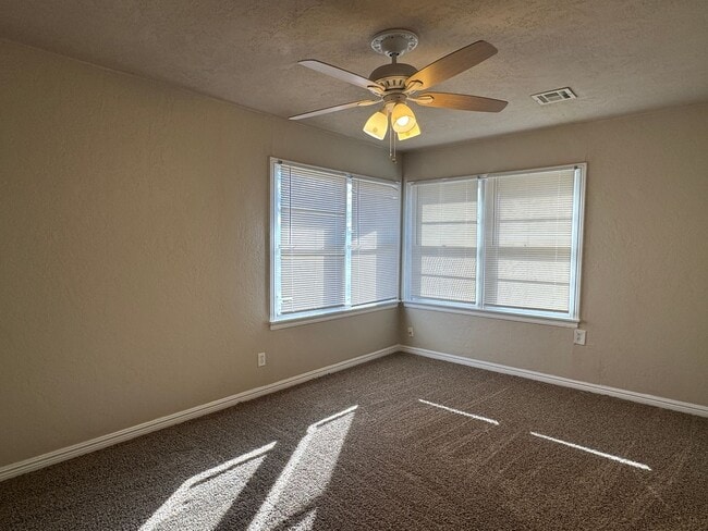 Building Photo - 734 NW 31st St