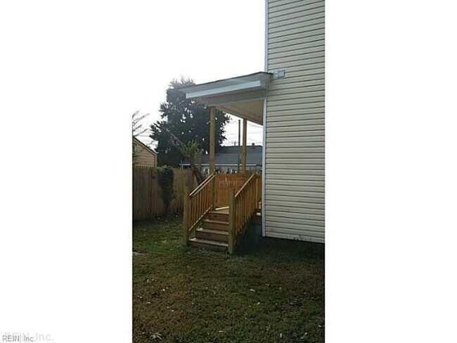 Building Photo - 3214 Bapaume Ave