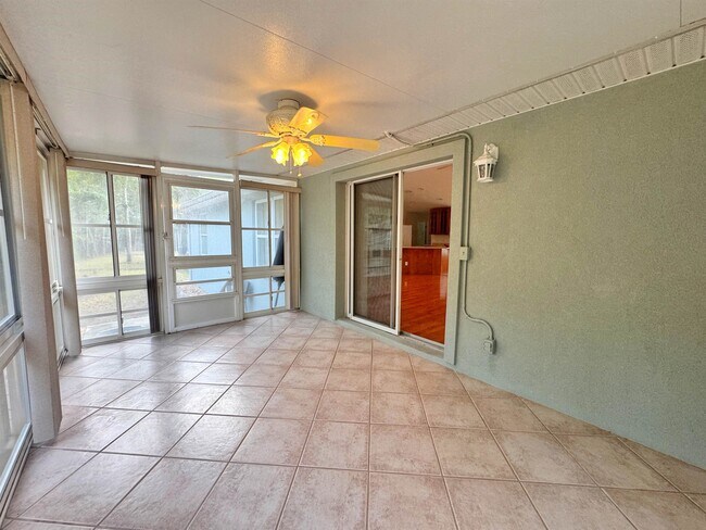 Building Photo - 932 Delcie Dr