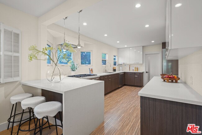Building Photo - 665 McCadden Pl