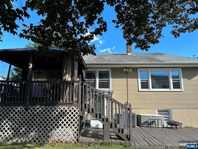Building Photo - 175 Veterans Dr