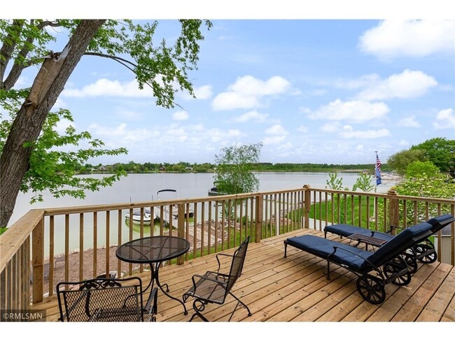 Building Photo - 28584 Lakewood Dr NW