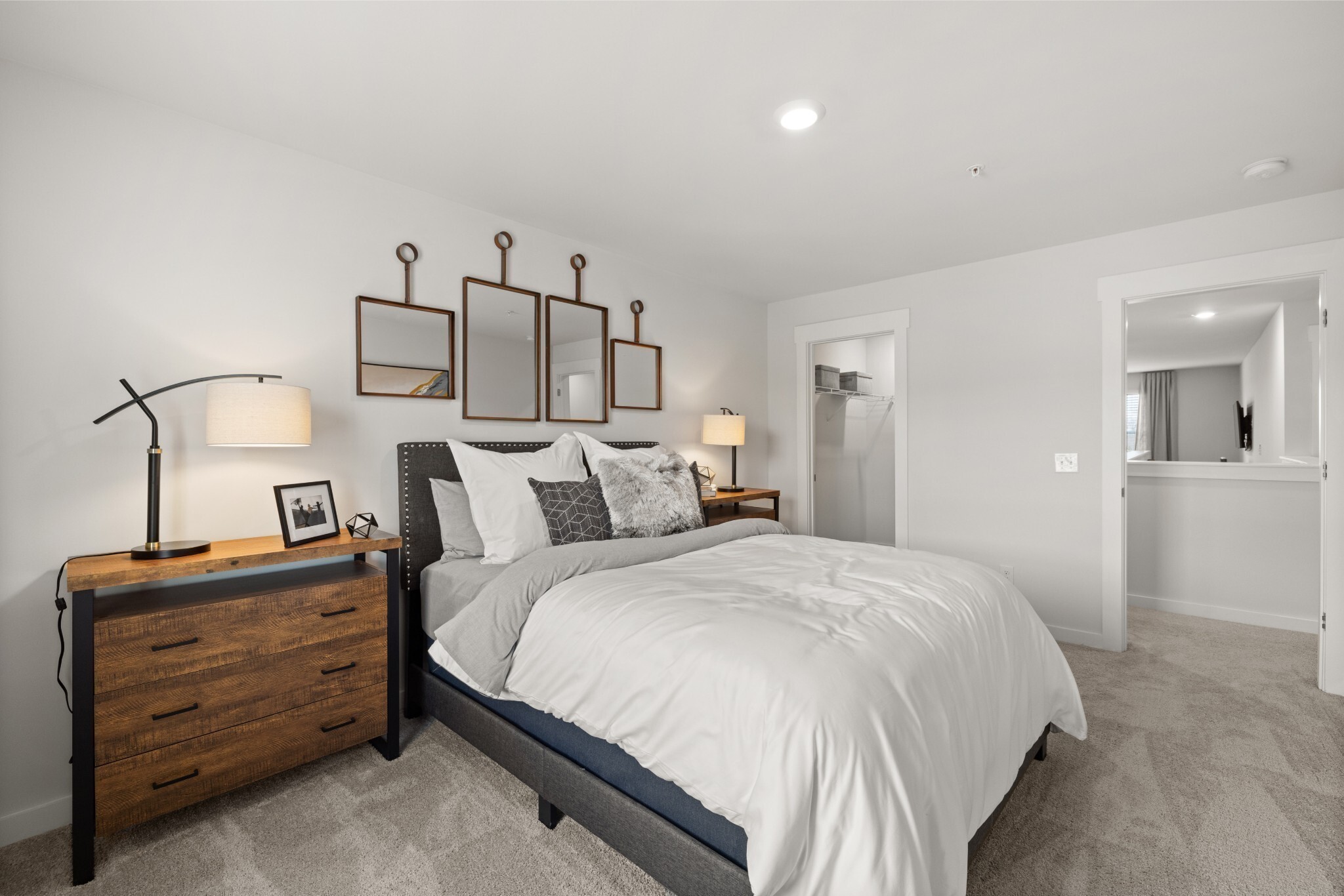 Building Photo - 572 Trinity Way