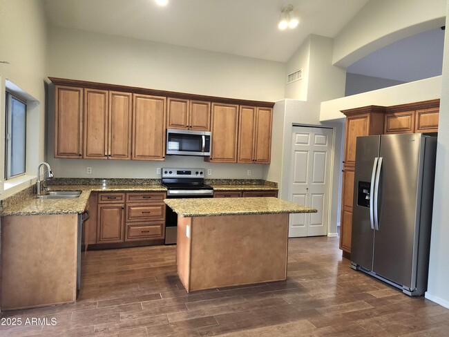 Building Photo - 7453 W Melinda Ln