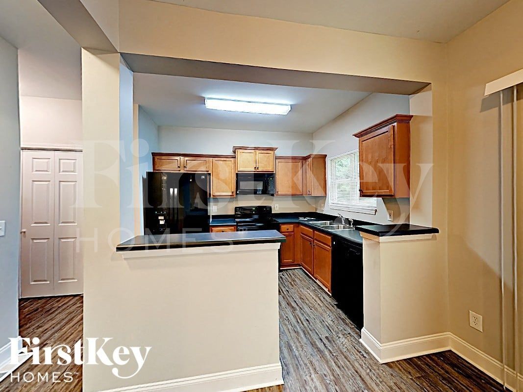 Building Photo - 7805 Wilkinson Dr