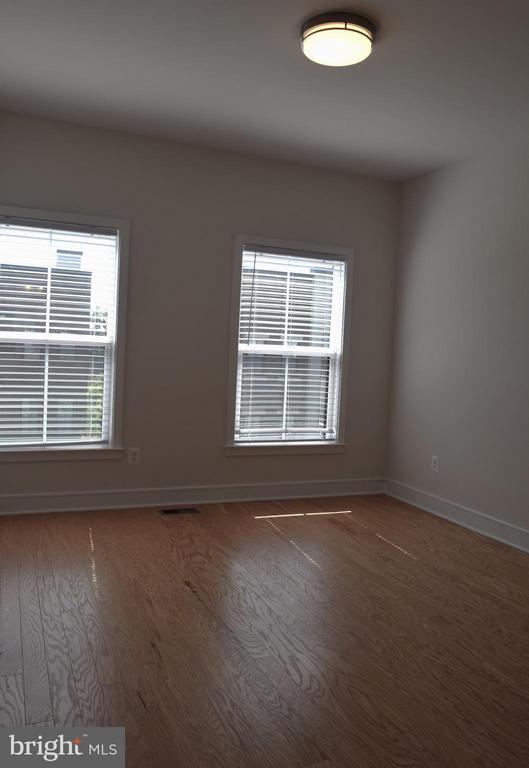 Building Photo - 23079 Sullivans Cove Sq