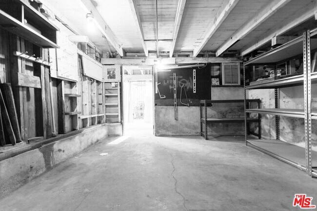 Building Photo - 2216 Lemoyne St