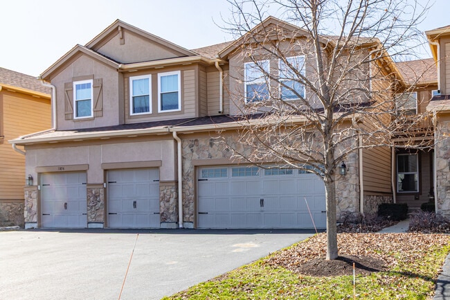 Building Photo - 1858 Crenshaw Cir