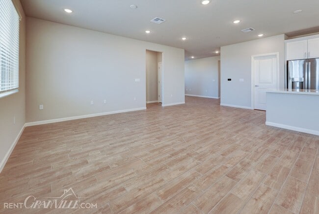 Building Photo - 877 Halford Ln