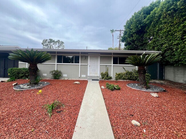 Primary Photo - 5811 Agnes Ave