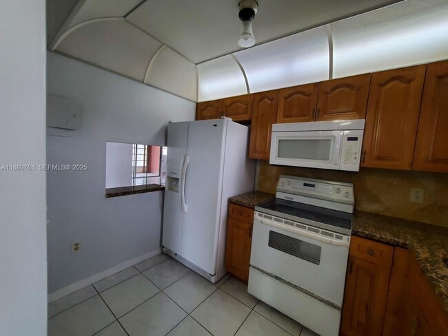 Building Photo - 8280 Sunrise Lakes Blvd