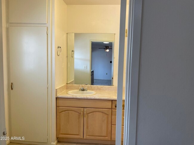Building Photo - 10729 W El Capitan Cir