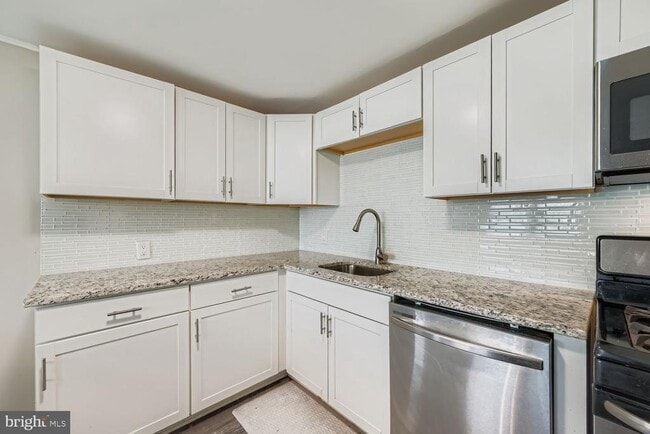 Building Photo - 515 Taney Ave