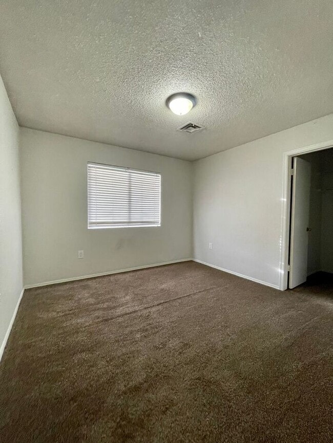 Building Photo - COMING SOON! ADORABLE 3 BEDROOMS/ 2BATHS SINGLE LEVEL HOME!!