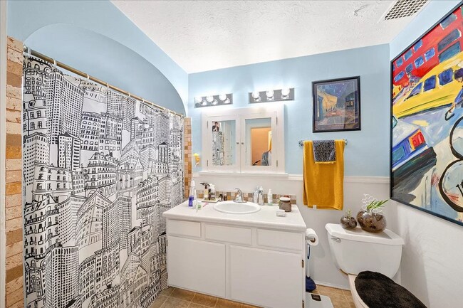 Building Photo - 2722 W Sinto Ave