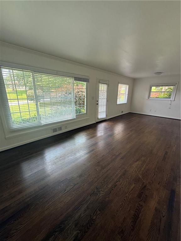 Building Photo - 2404 Elmwood Cir SE