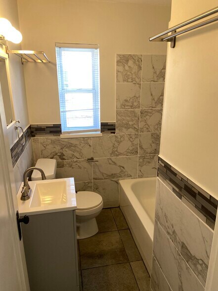 Building Photo - 530 Hadley Ave