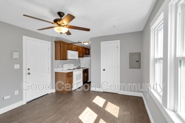 Building Photo - 618 Elmwood Ave