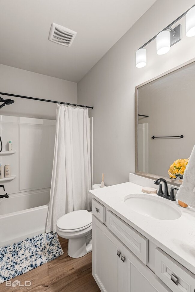 Building Photo - 315 Hummingbird Ln