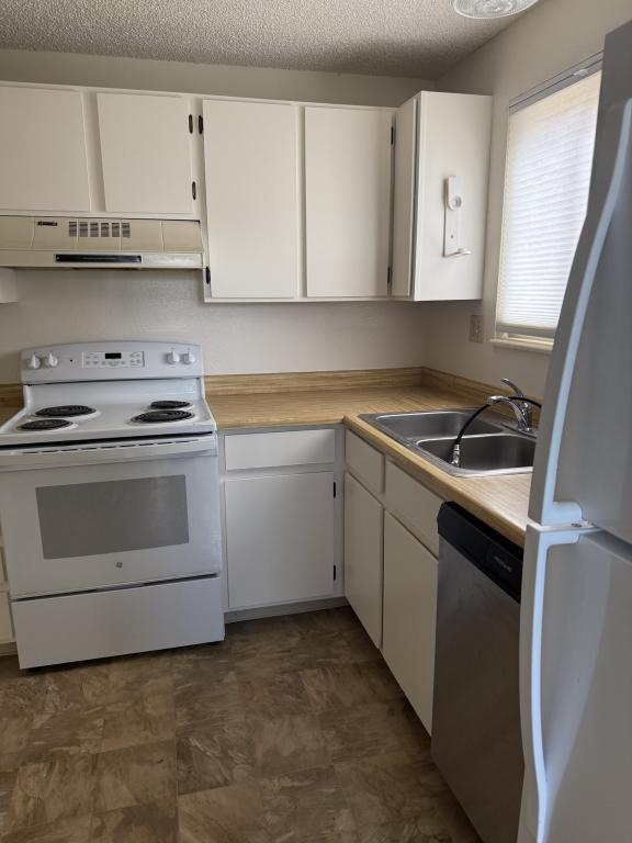 Building Photo - 1804 Lily Pl
