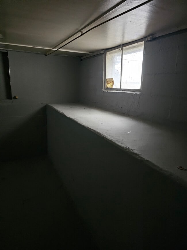 Building Photo - 1612 S 31st St