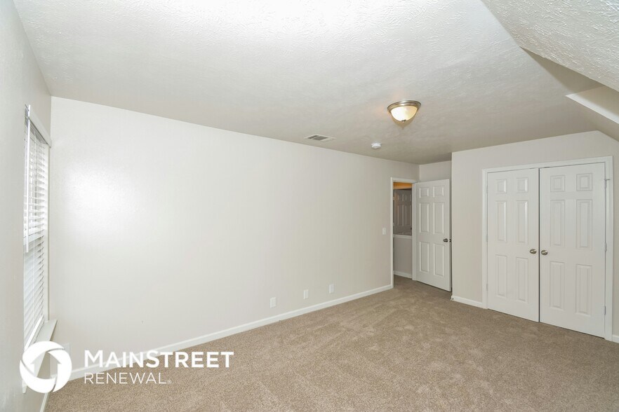 Building Photo - 1313 S Hampton Ct