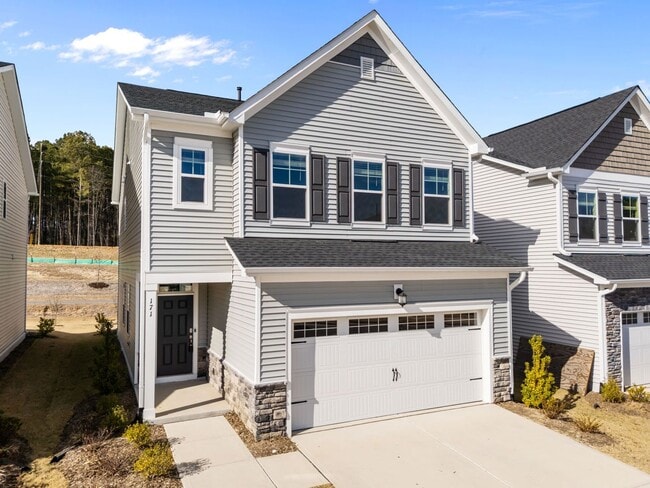 Building Photo - Charming 3BD/2.5BA Located In raleigh NC!!!