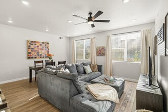 Building Photo - 206 N Chapparell Dr