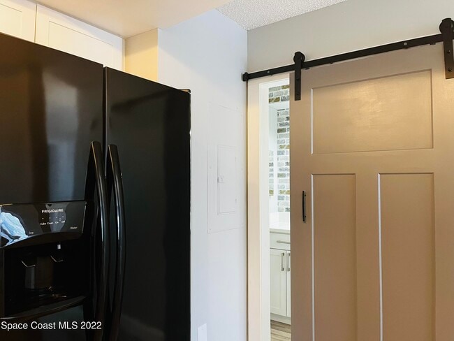 Building Photo - 3005 Sir Hamilton Cir