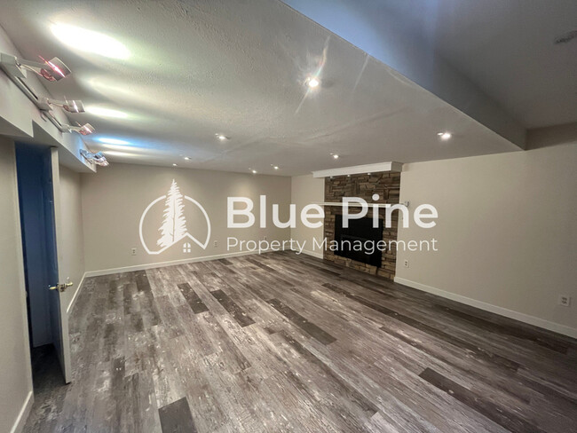 Building Photo - 3267 Merlin Dr