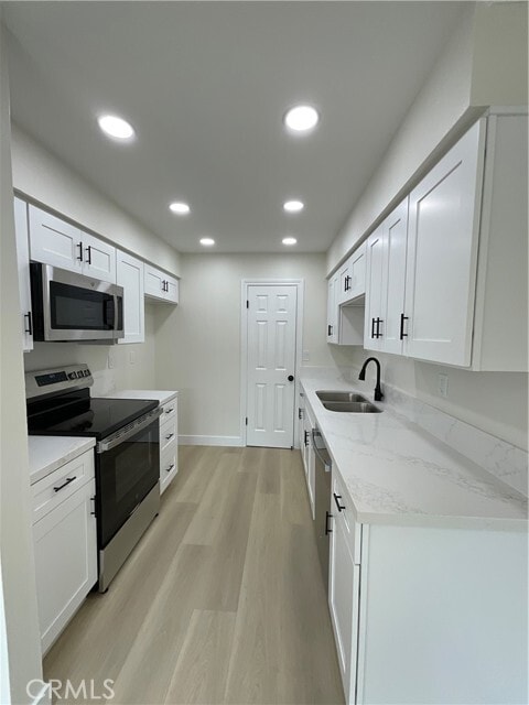 Building Photo - 9745 Port Royal Cir