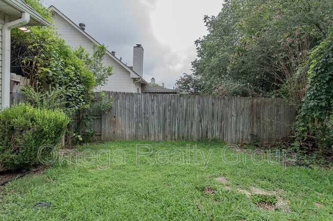 Building Photo - 686 Old Cahaba Dr