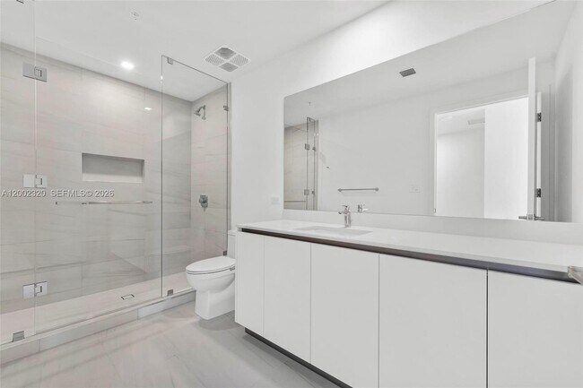 Building Photo - 900 N Ocean Blvd