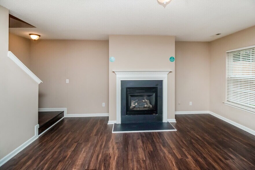 Building Photo - 8810 Laurel Run Dr