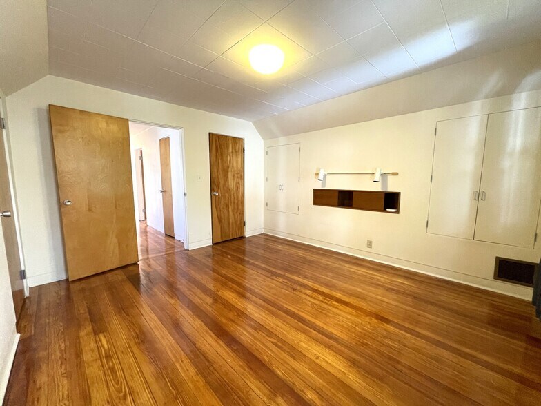 Building Photo - 10 Packard Ave