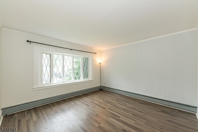 Building Photo - 10 Walnut Pkwy
