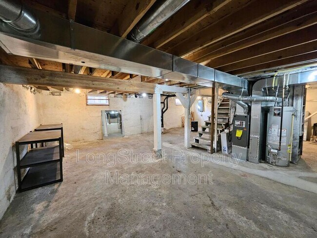 Building Photo - 7855 N Wabash Ave