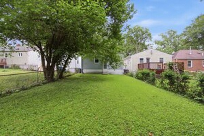 Building Photo - 3 Bed / 1 Bath | Ferguson, MO | $1,220/mo